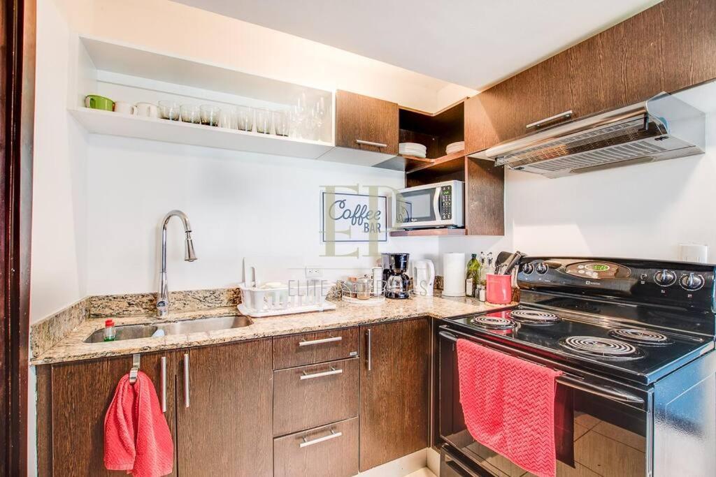 Cr Mariposa Rentals Lakeview Penthouse With Office Space, Pool, Gym, Tennis Santa Ana  Luaran gambar