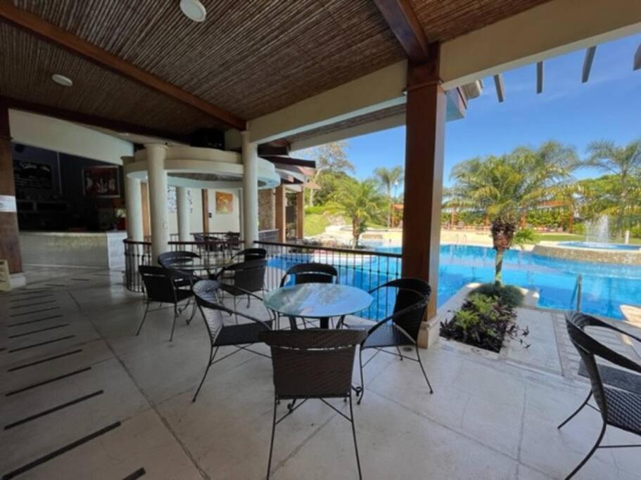 Cr Mariposa Rentals Lakeview Penthouse With Office Space, Pool, Gym, Tennis Santa Ana  Luaran gambar