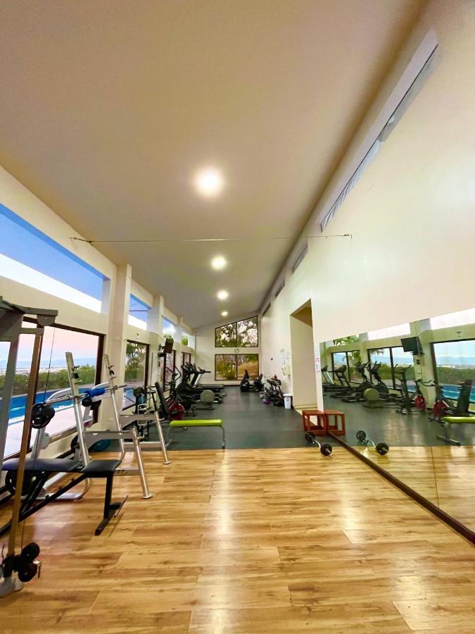 Cr Mariposa Rentals Lakeview Penthouse With Office Space, Pool, Gym, Tennis Santa Ana  Luaran gambar